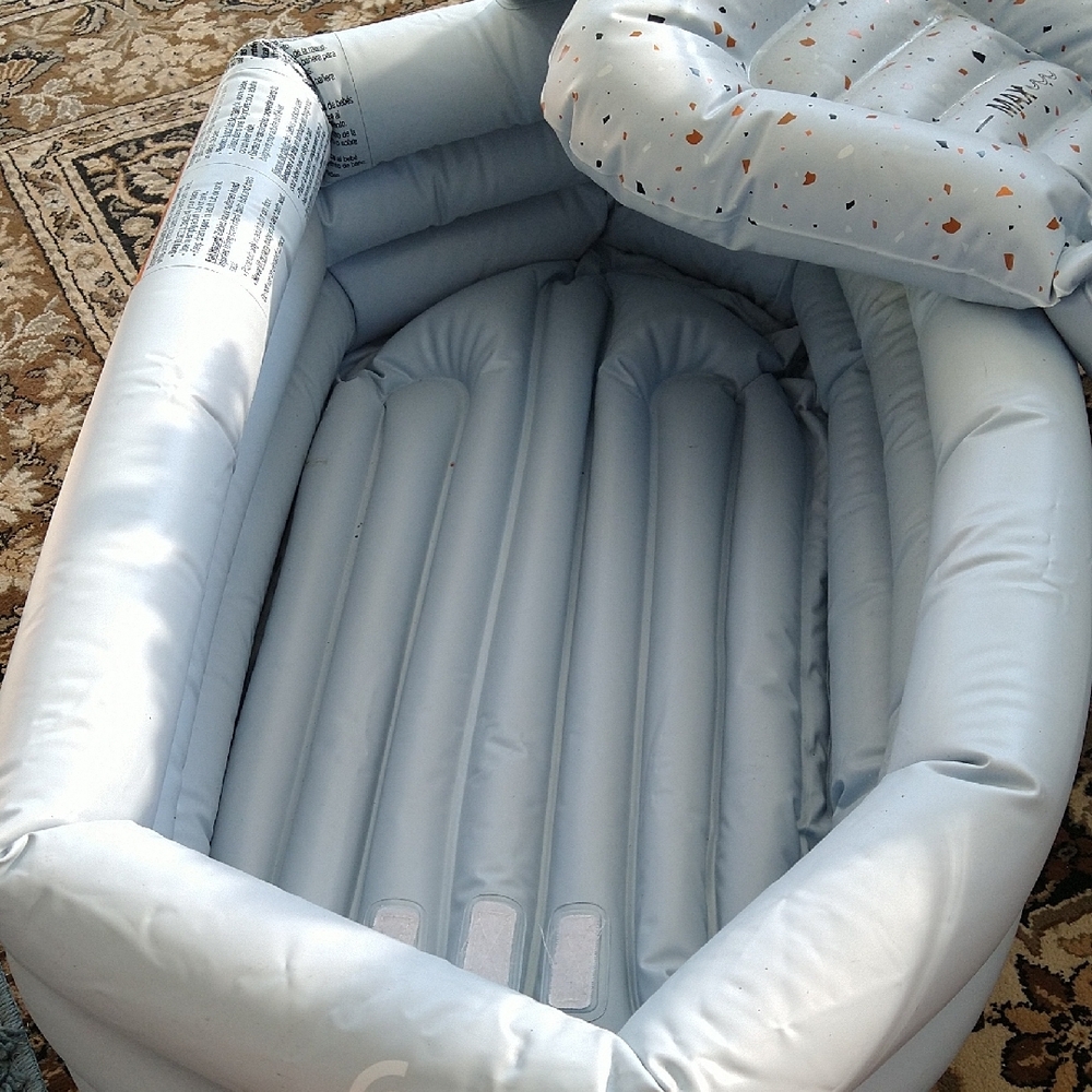 Blue Inflatable Baby Bath - Picture 13 of 15